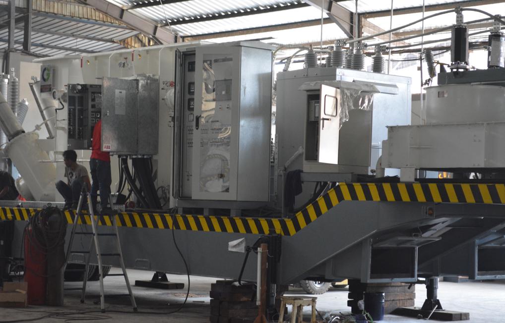 Trailer-mounted control and switchgear section — 25/30 MVA, 115/13.8 kV